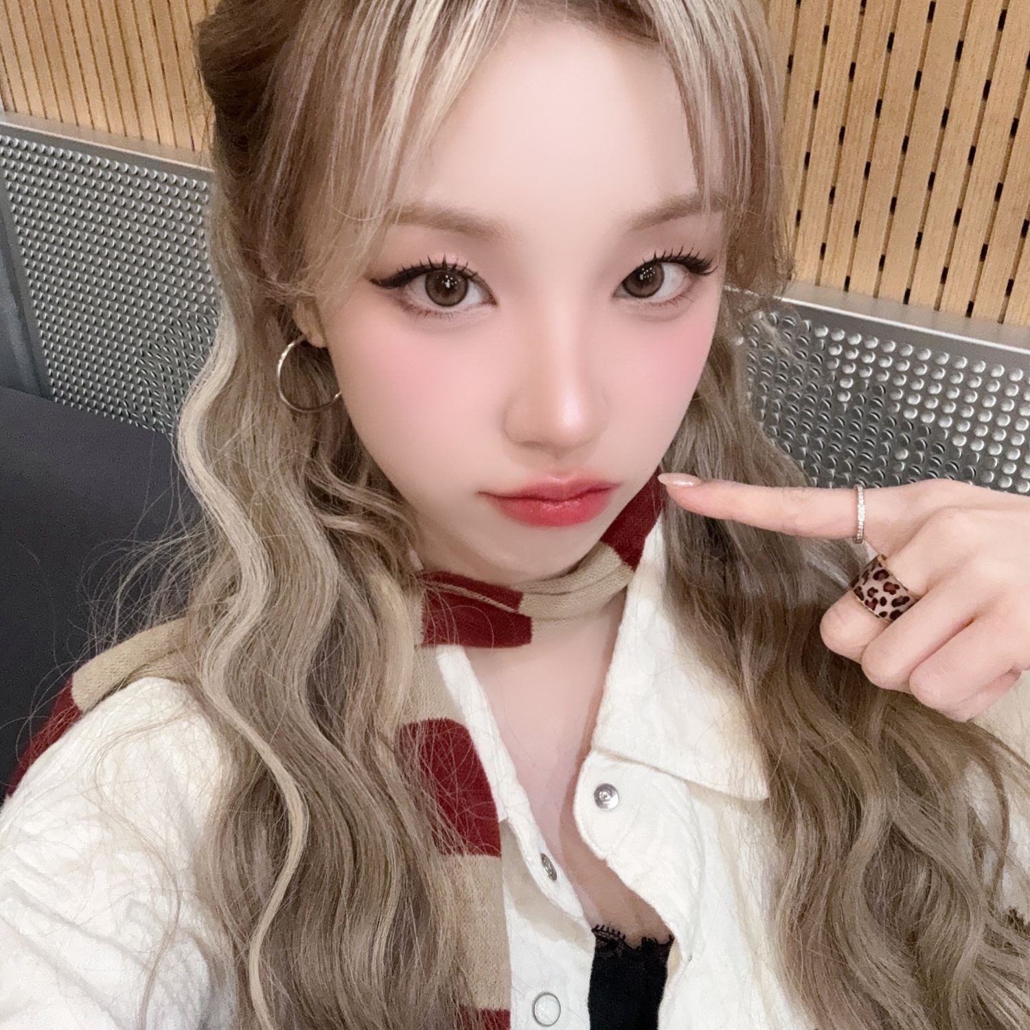 Recent activity shot of Yuqi (i-dle)