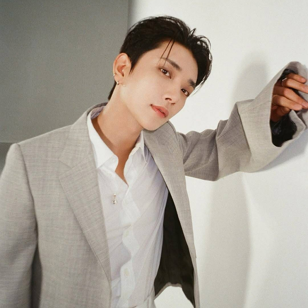 Latest photo of Joshua (SEVENTEEN)