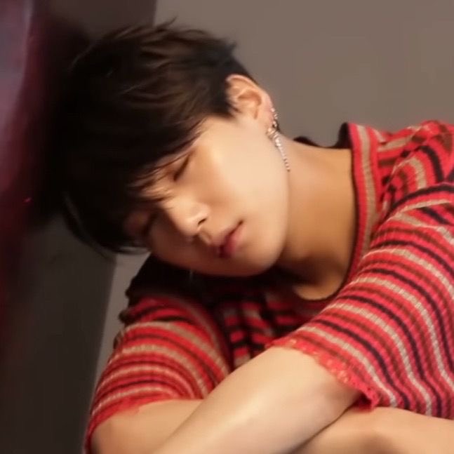 Foto terbaru SUGA (BTS)