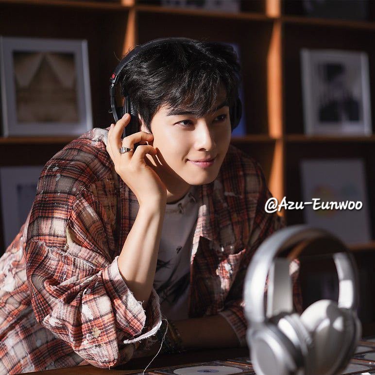 Latest photo of Eunwoo (ASTRO)