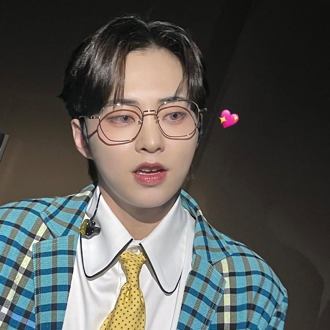 Xiumin (EXO)的幕后花絮