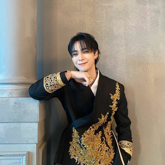 Behind-the-scenes cut of Moonbin (ASTRO)