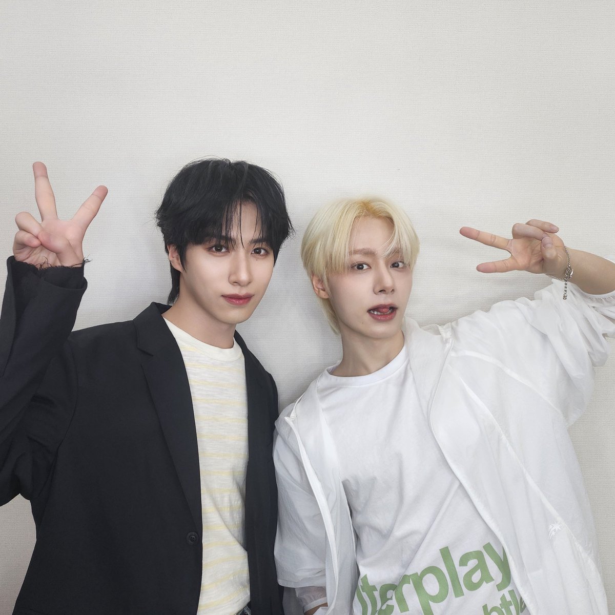 Behind-the-scenes cut of ONEUS