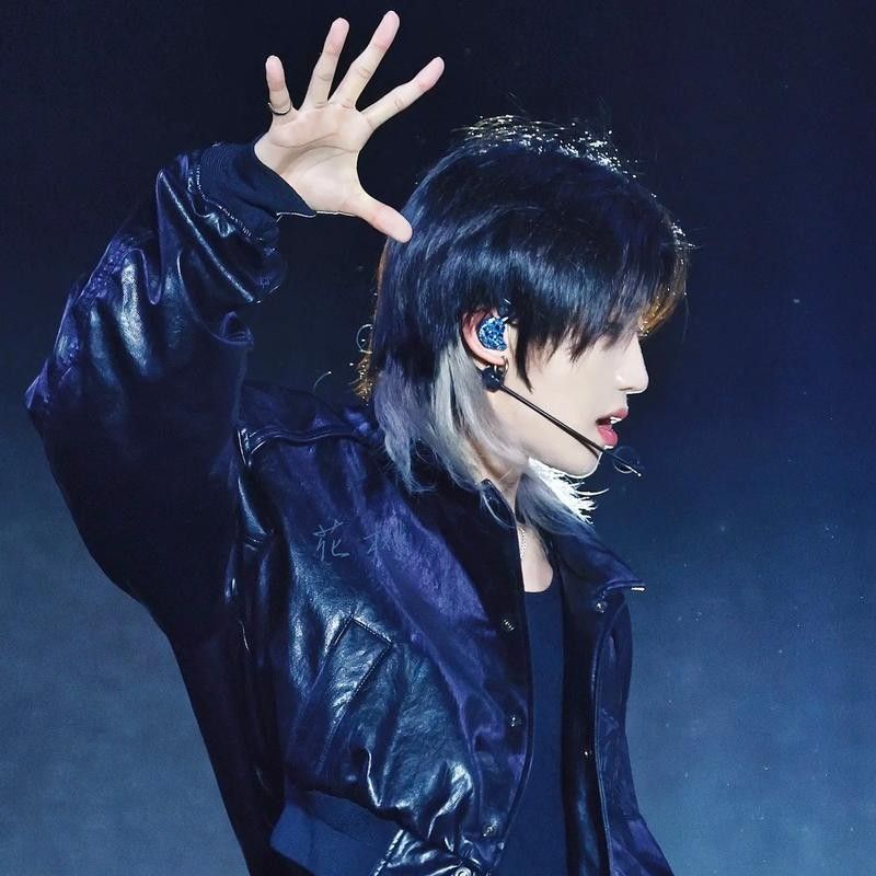 Behind-the-scenes cut of The 8 (SEVENTEEN)