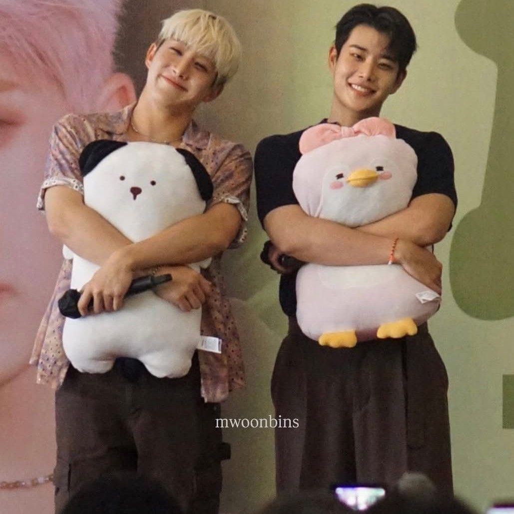 Foto aktivitas terbaru ASTRO