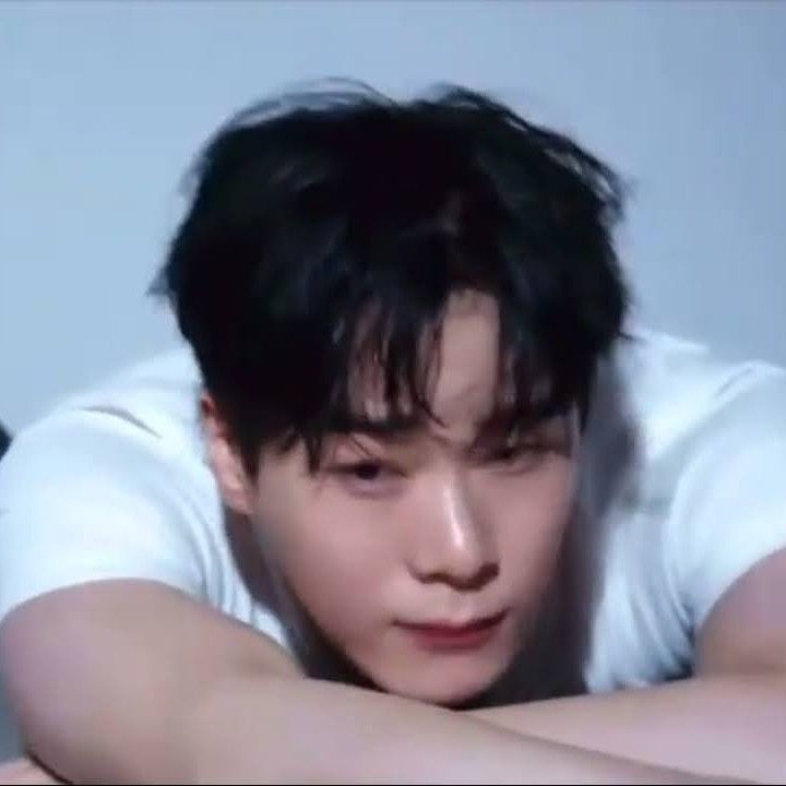Behind-the-scenes cut of Moonbin (ASTRO)