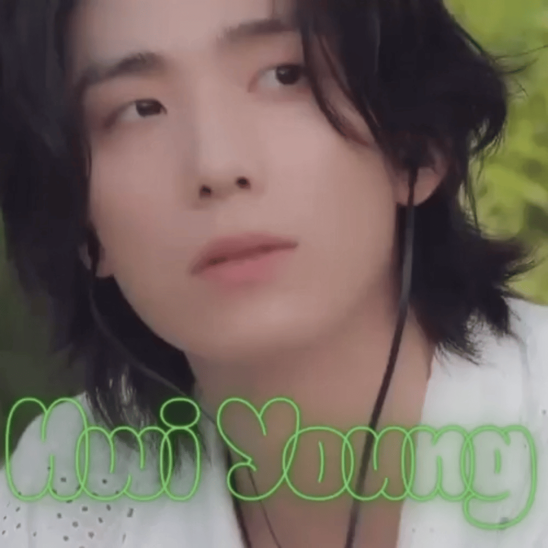 Latest photo of Hwiyoung (SF9)