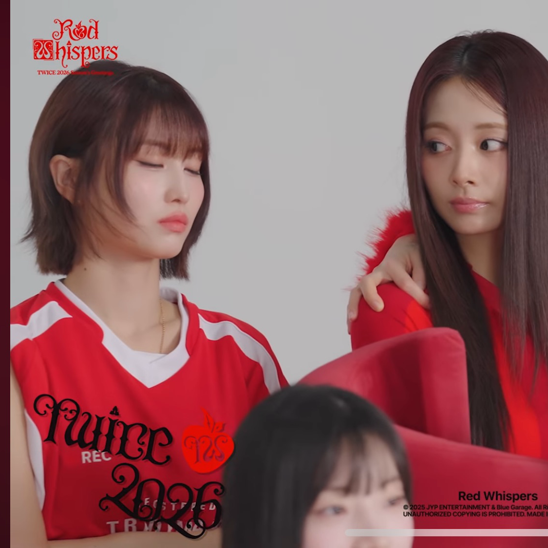 Foto terbaru Momo (TWICE)