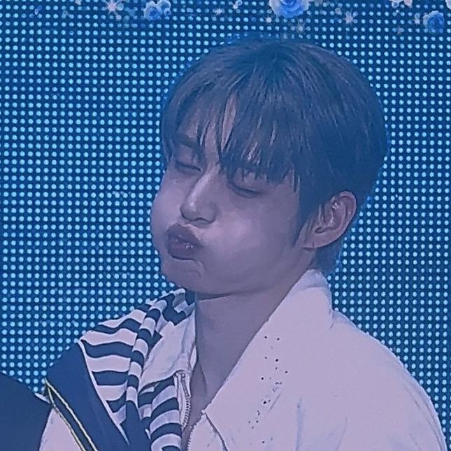 Behind-the-scenes cut of Kim Jiwoong (ZEROBASEONE)