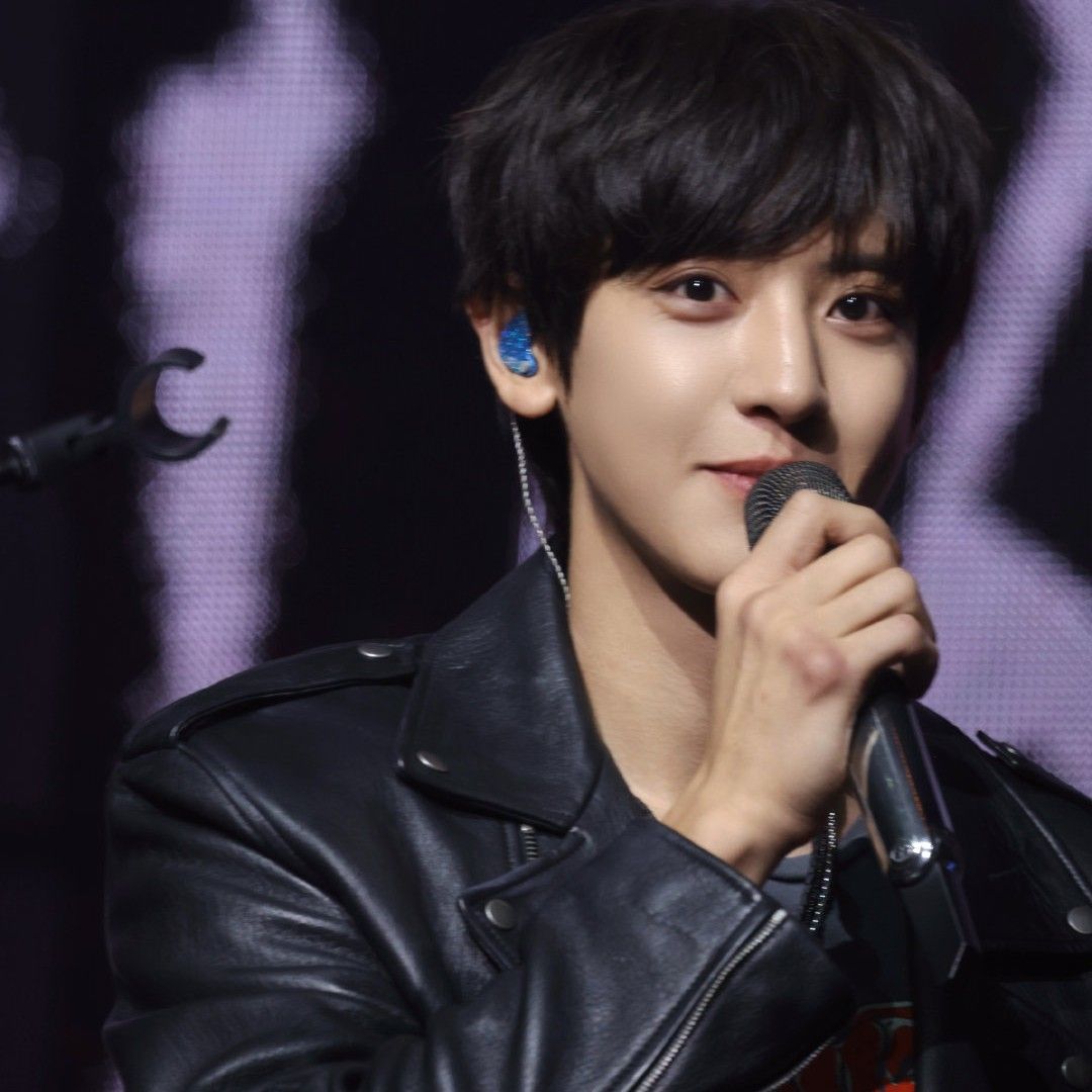 Momen yang diabadikan oleh penggemar Chanyeol (EXO)