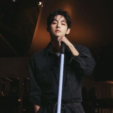 Latest photo of V (BTS)