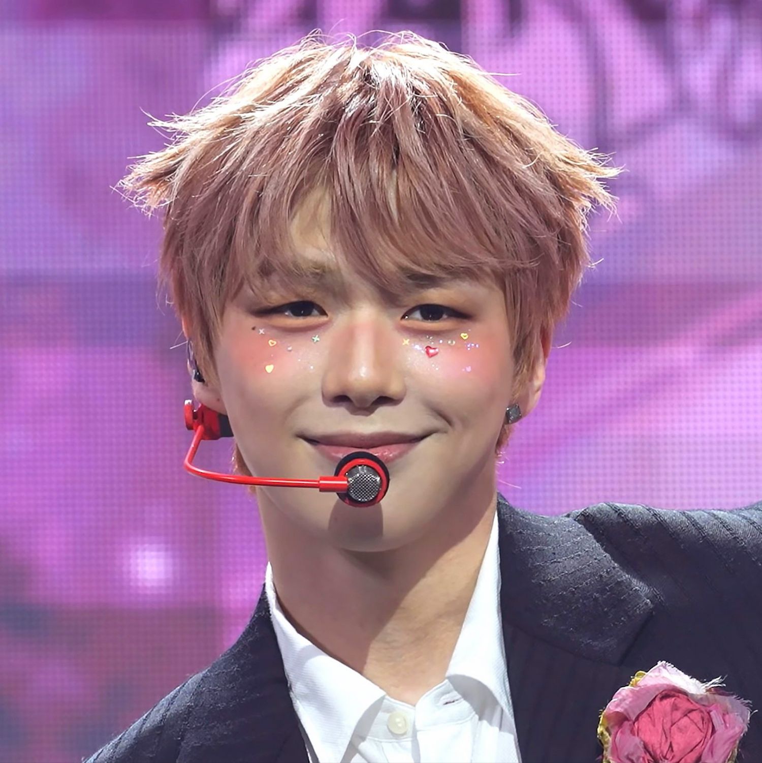 Behind-the-scenes cut of Kang Daniel