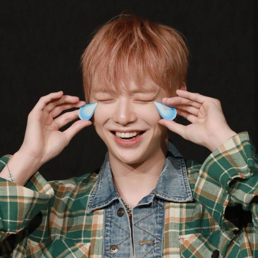 Behind-the-scenes cut of Kang Daniel
