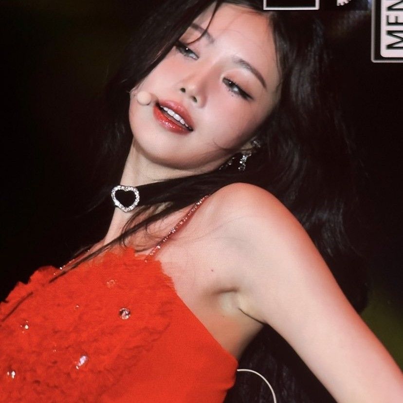 A moment captured by Soojin's fan