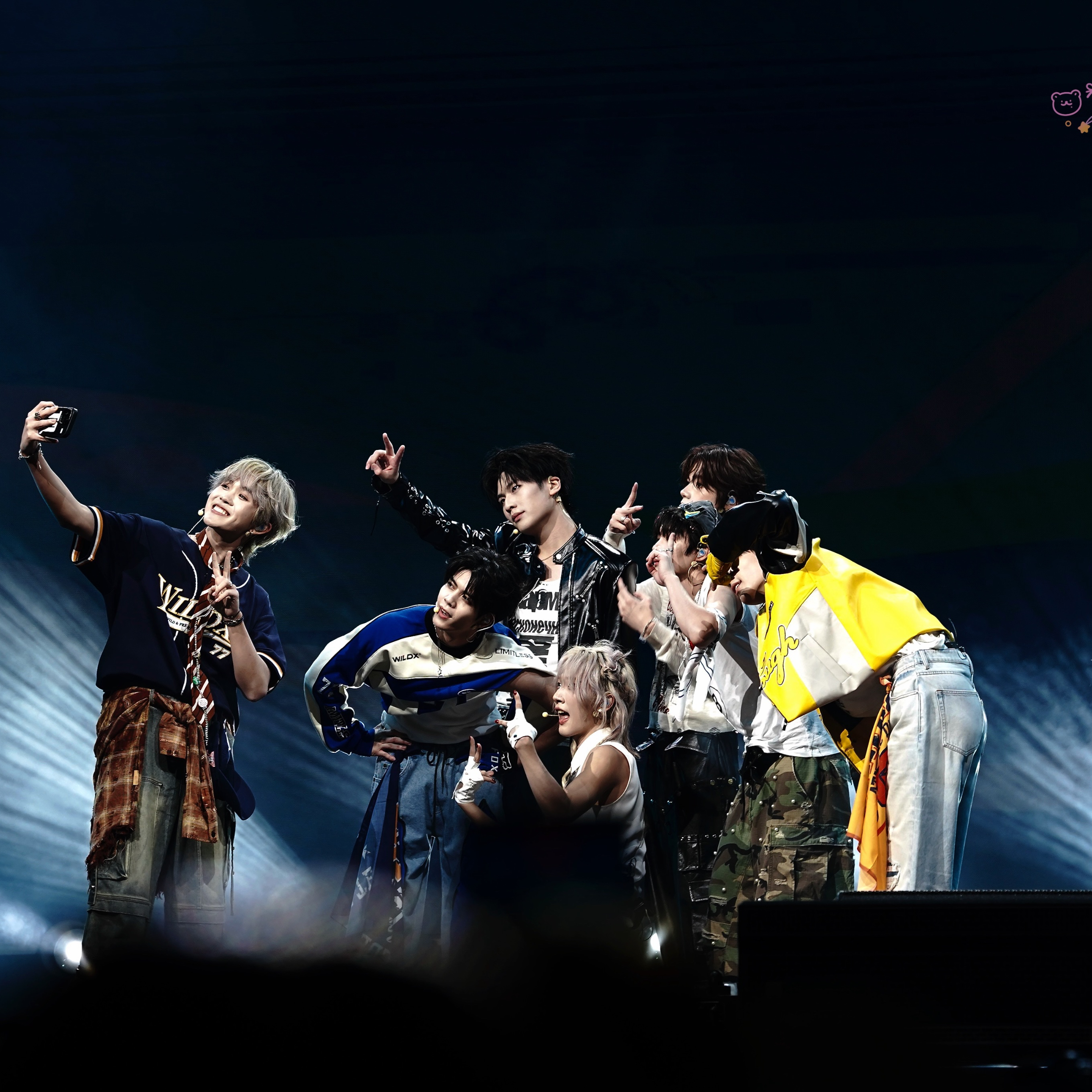 A moment captured by NexT1DE's fan