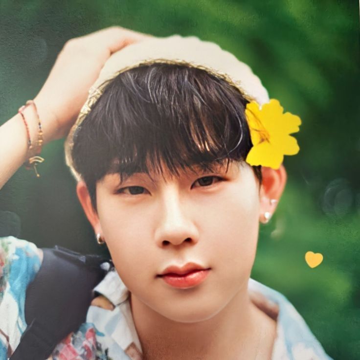 Behind-the-scenes cut of MONSTA X