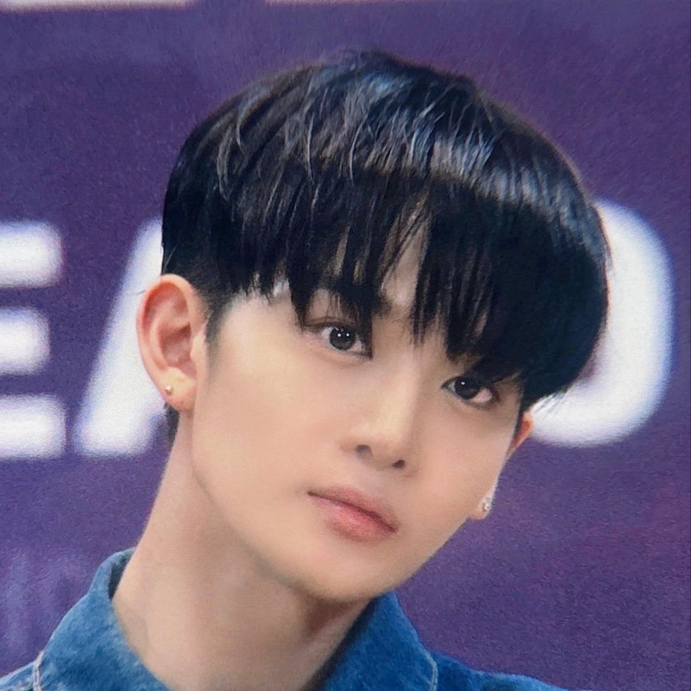 Behind-the-scenes cut of Bae Jinyoung