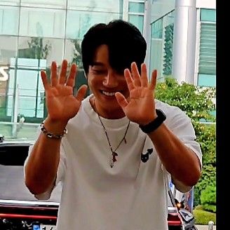 A moment captured by Hwang Chiyeol's fan