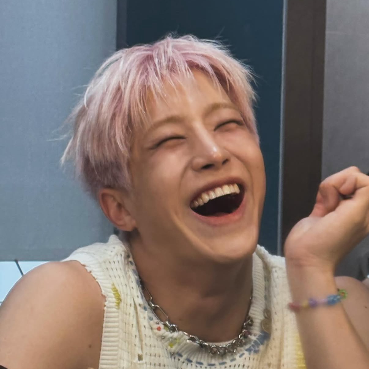 아스트로의 비하인드 컷