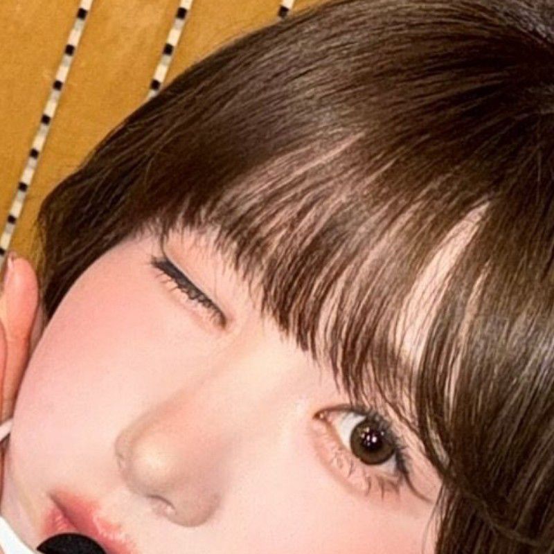 Behind-the-scenes cut of Hitomi (SAY MY NAME)