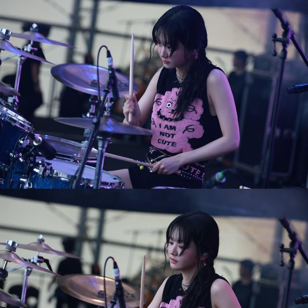 A moment captured by QWER's fan
