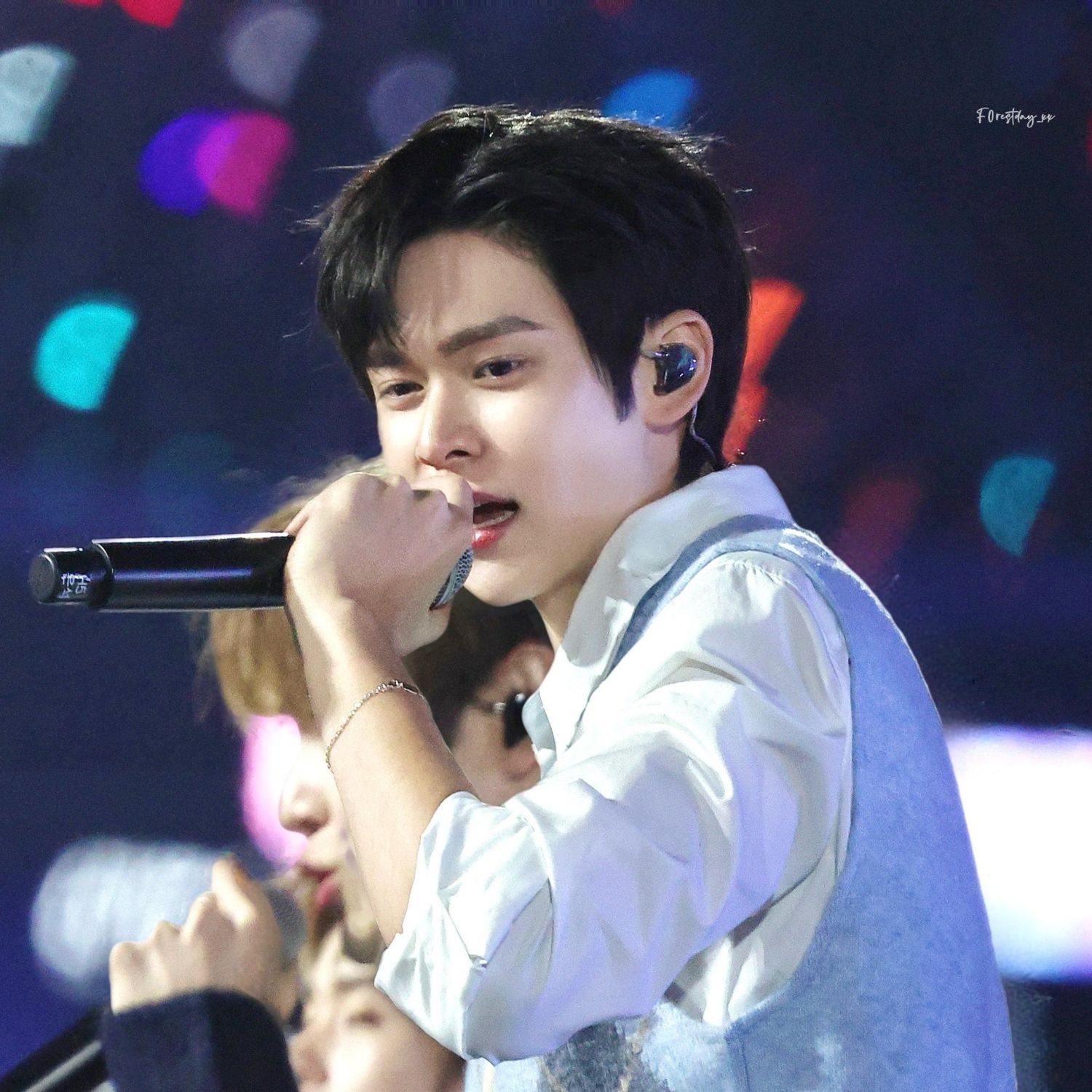 Behind-the-scenes cut of RIIZE