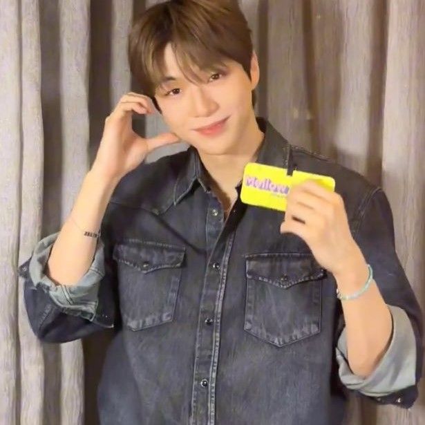 강다니엘의 비하인드 컷