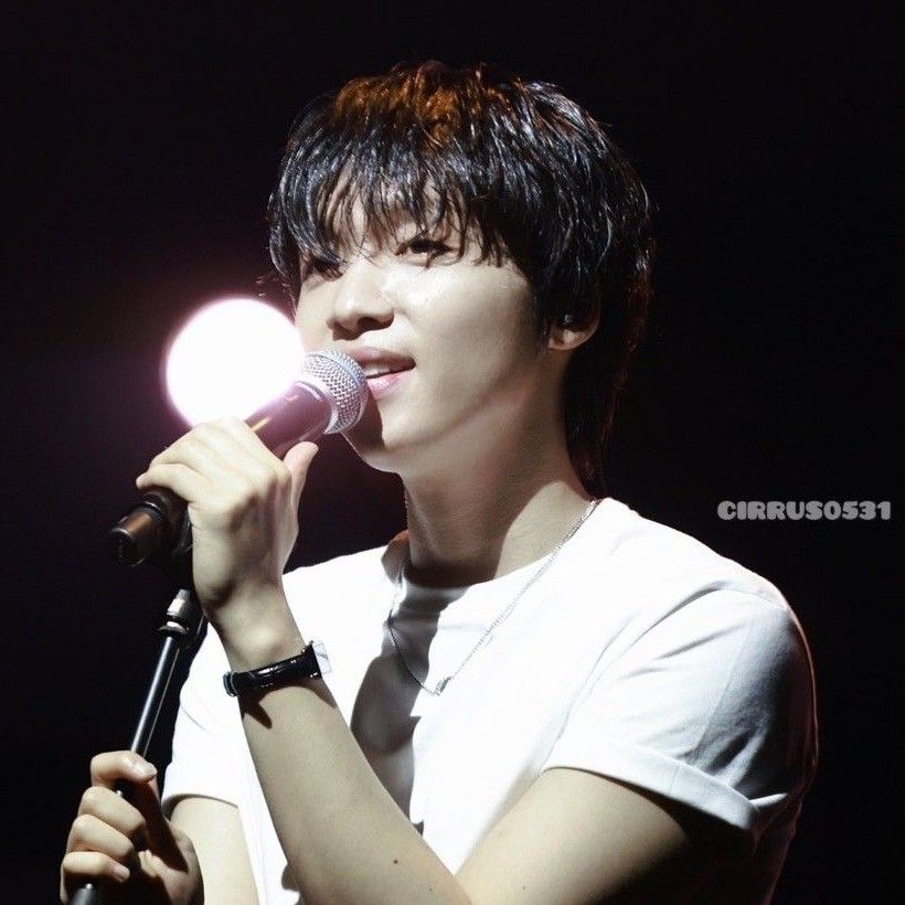 A moment captured by Jeong Sewoon's fan