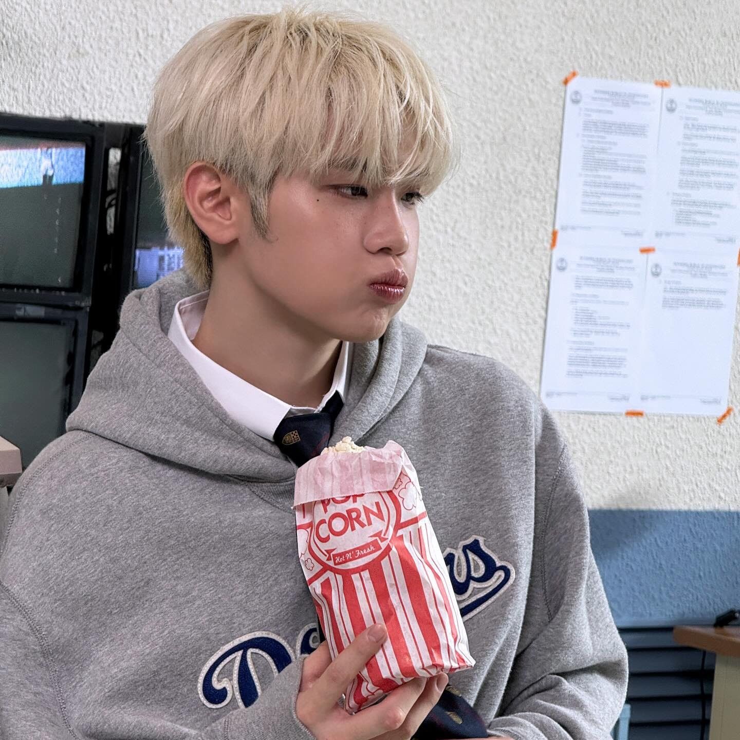 Behind-the-scenes cut of Kim Taerae (ZEROBASEONE)