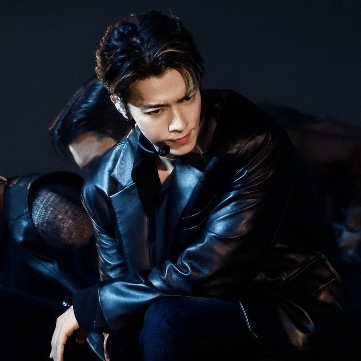 Behind-the-scenes cut of Donghae (Super Junior)