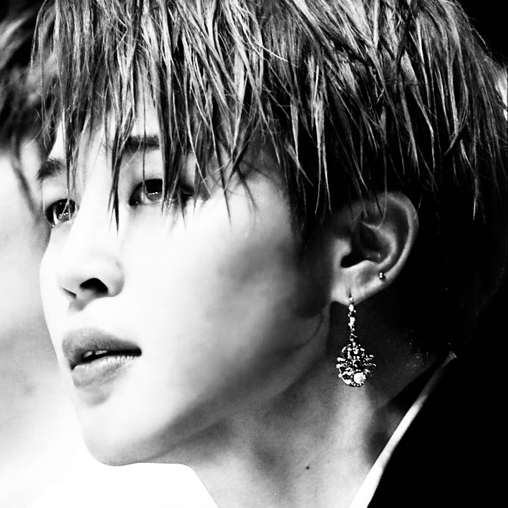 Hot post catching attention from 지민 (방탄소년단)'s fandom