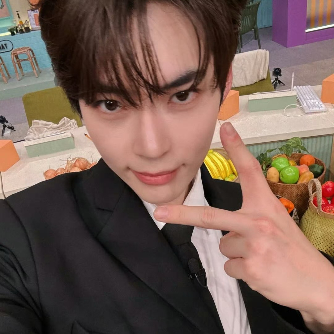 성한빈 (제로베이스원)의 최신 사진