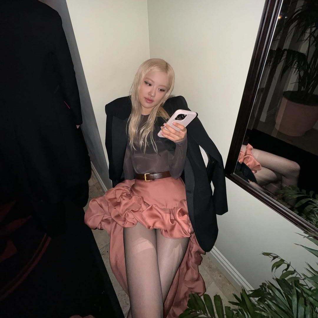 ROSÉ (BLACKPINK)的幕後花絮