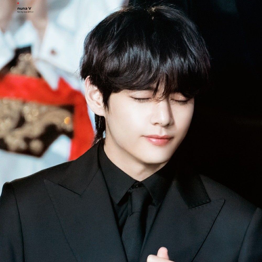 V (防弹少年团)的最新活动照片