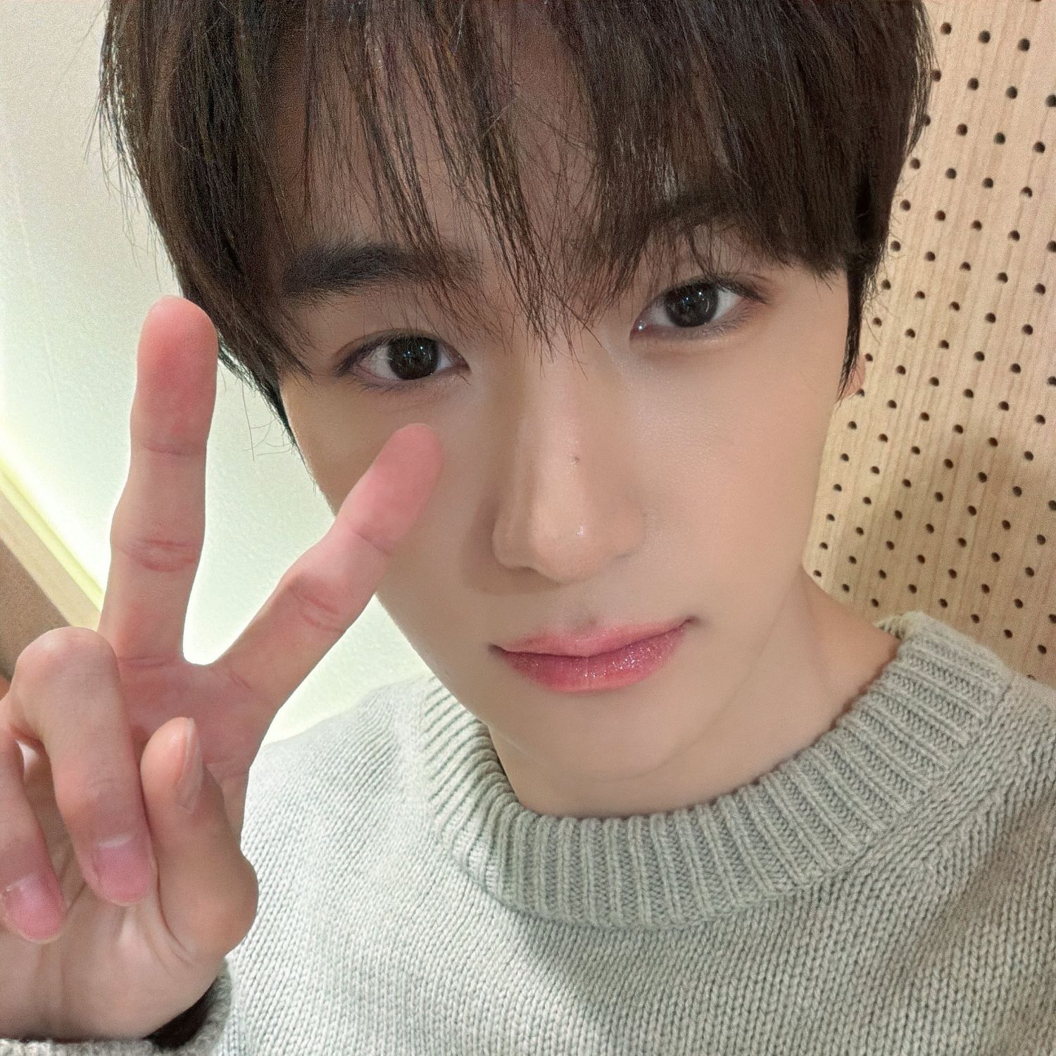 Behind-the-scenes cut of Hyunjae (THE BOYZ)