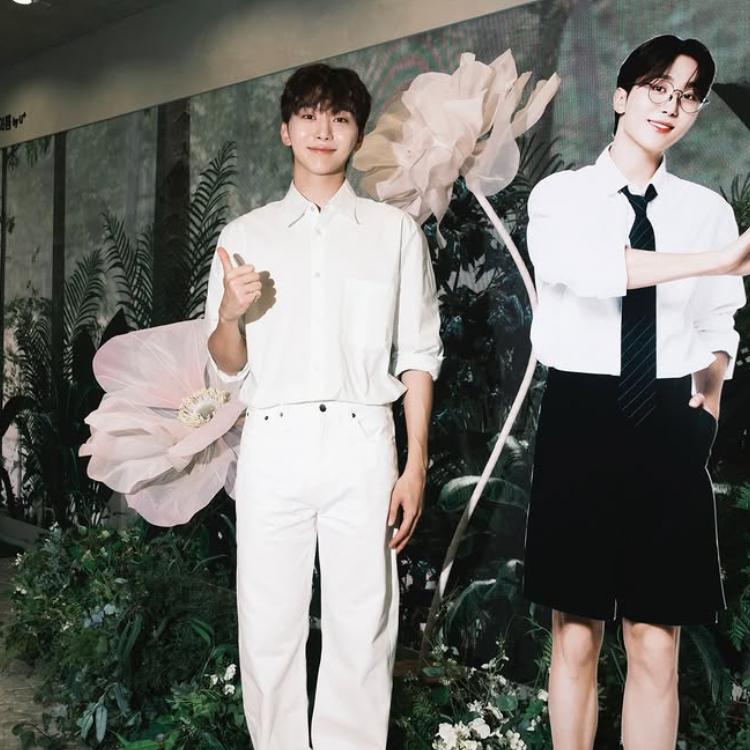 Latest photo of Seungkwan (SEVENTEEN)