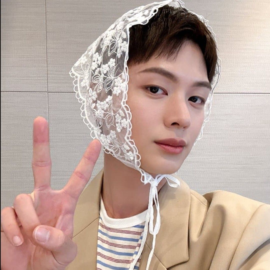 Behind-the-scenes cut of Yook Sungjae (BTOB)