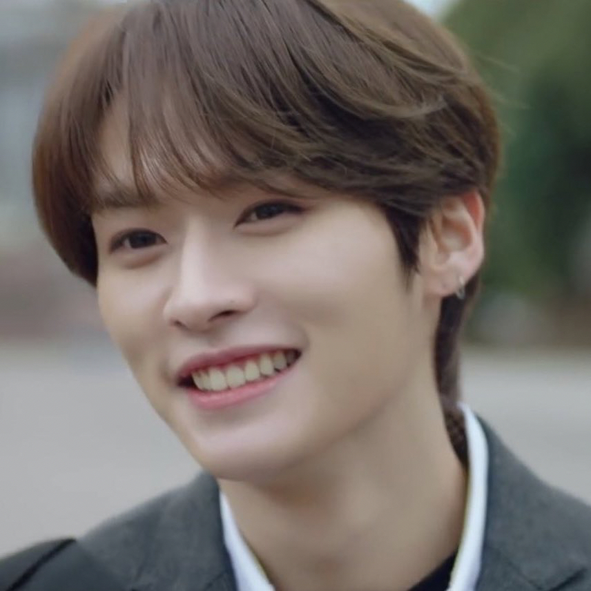 Lee Know (Stray Kids)的幕后花絮