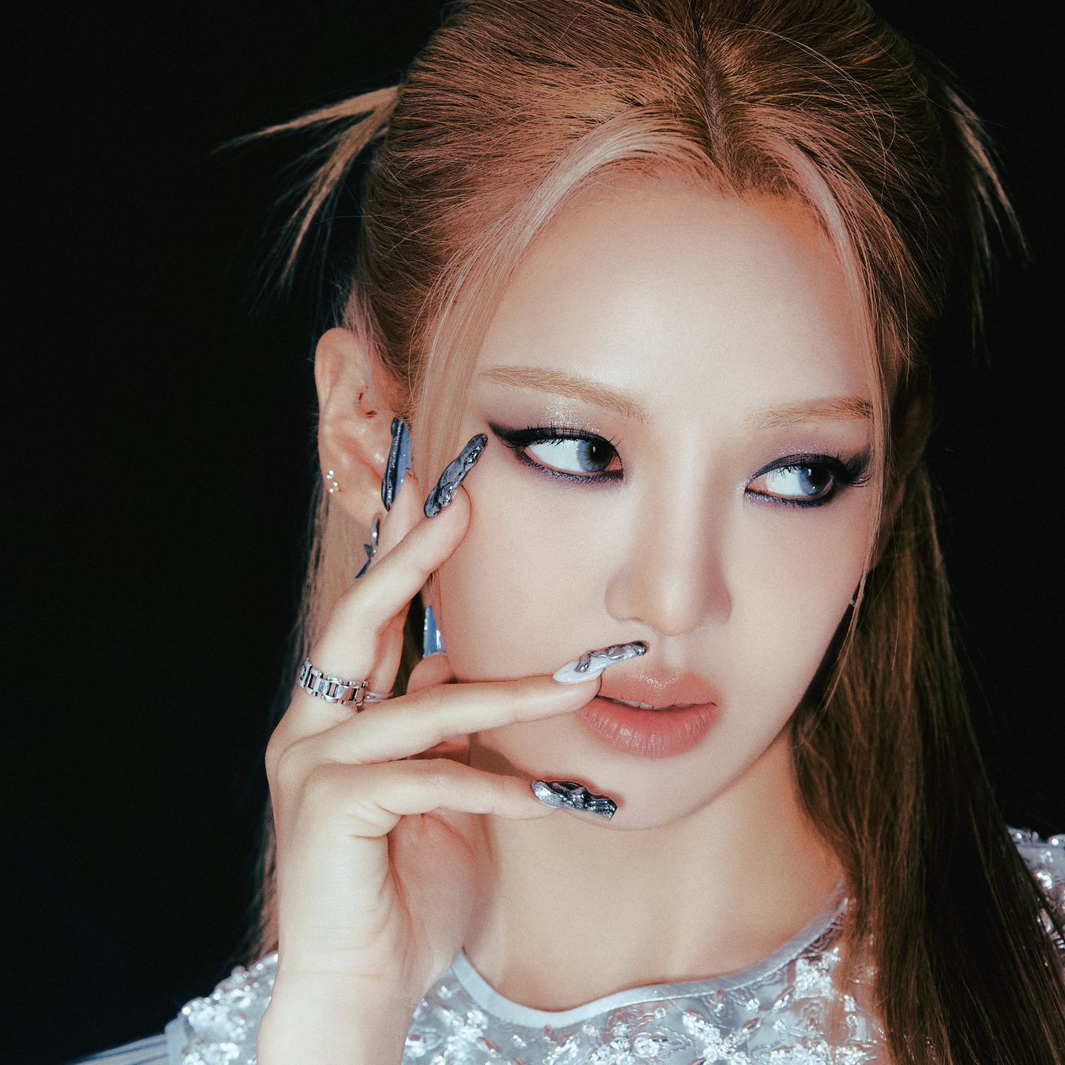 Latest photo of Hyoyeon (Girls' Generation)