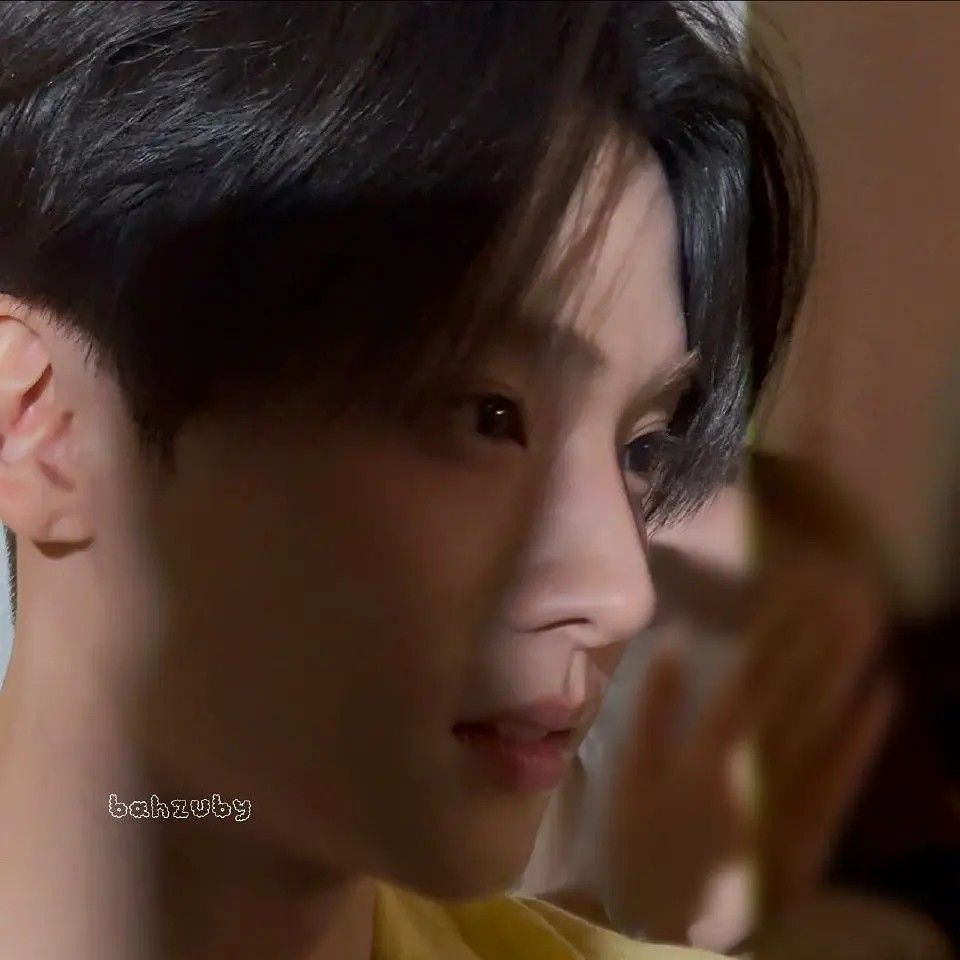 Behind-the-scenes cut of Lee Sangwon