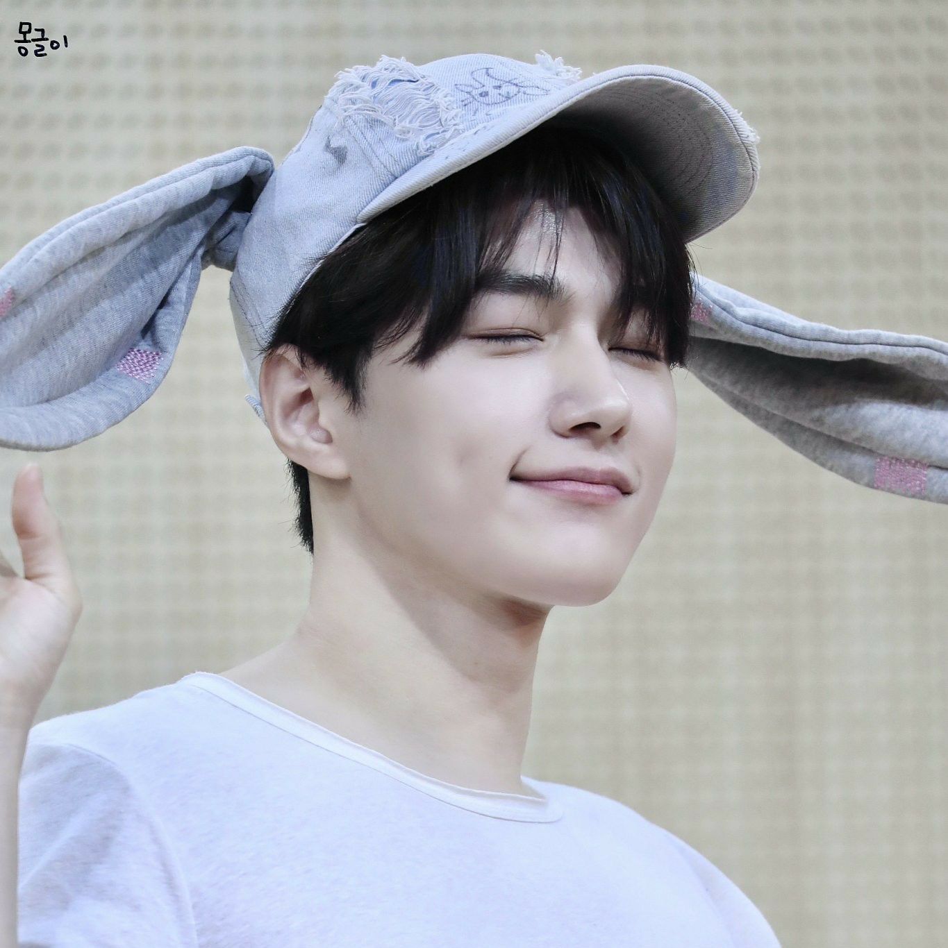 Recent activity shot of L (INFINITE)