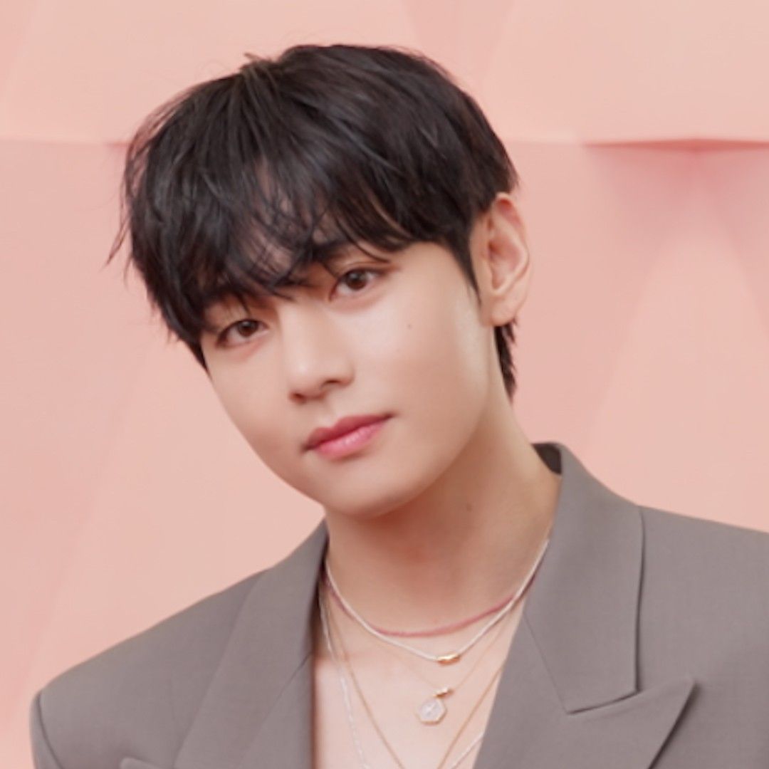 Foto aktivitas terbaru V (BTS)