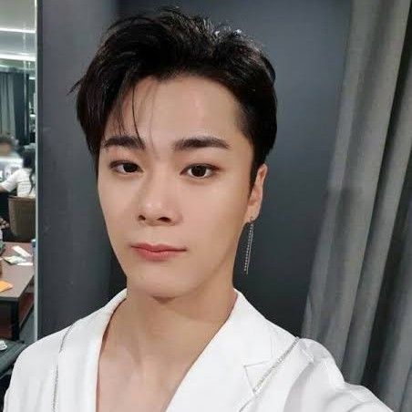 Latest photo of Moonbin (ASTRO)