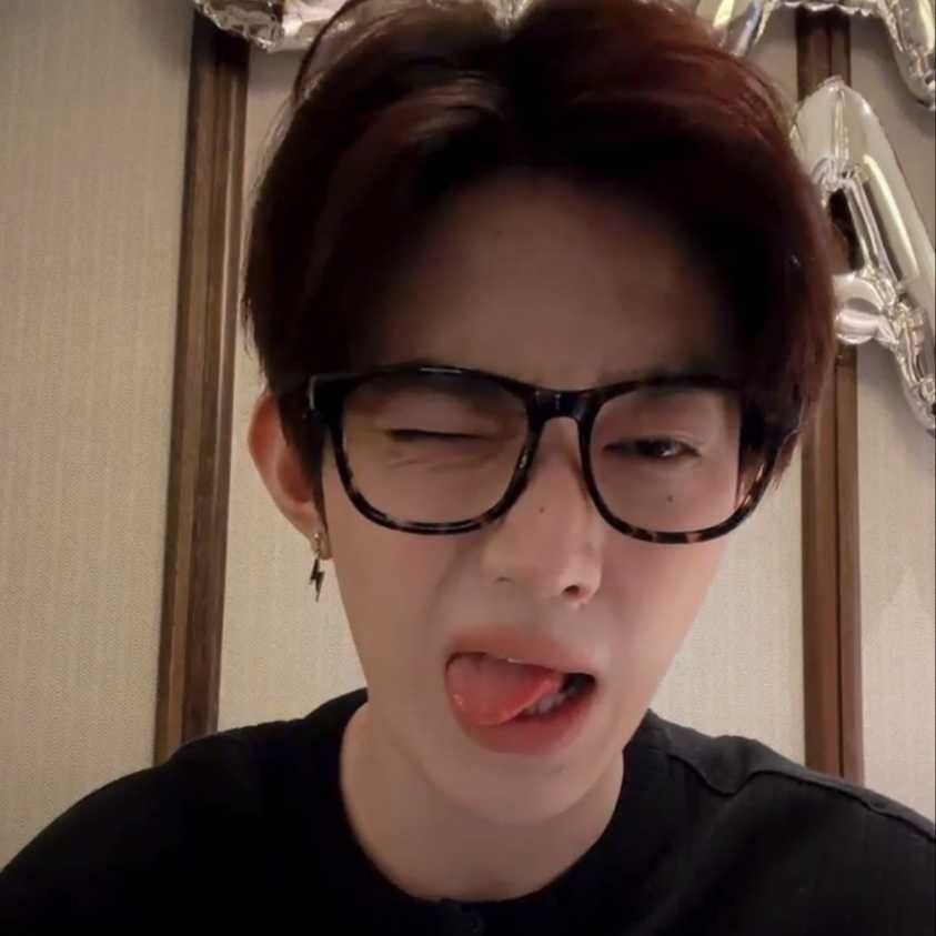 Behind-the-scenes cut of Zhang Hao (ZEROBASEONE)