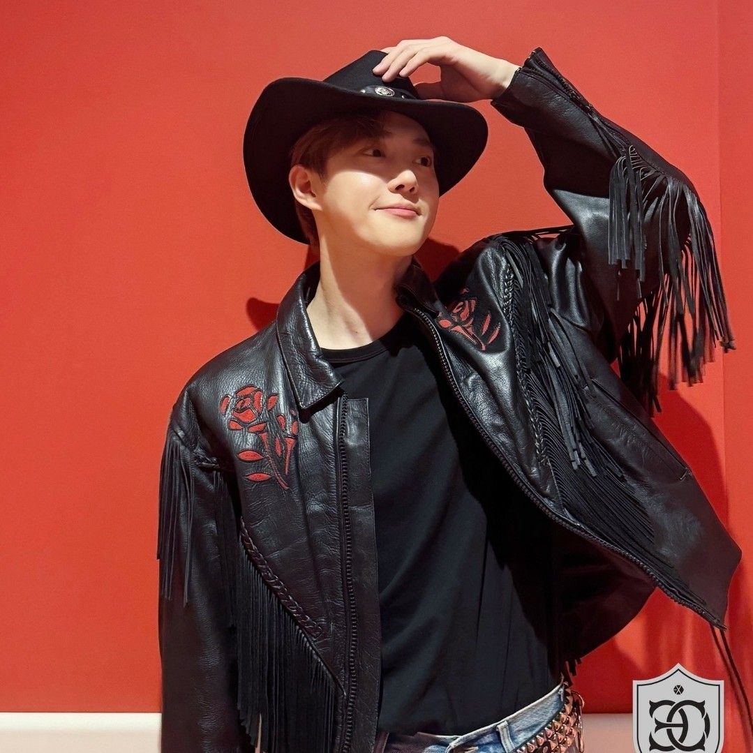 Latest photo of Suho (EXO)