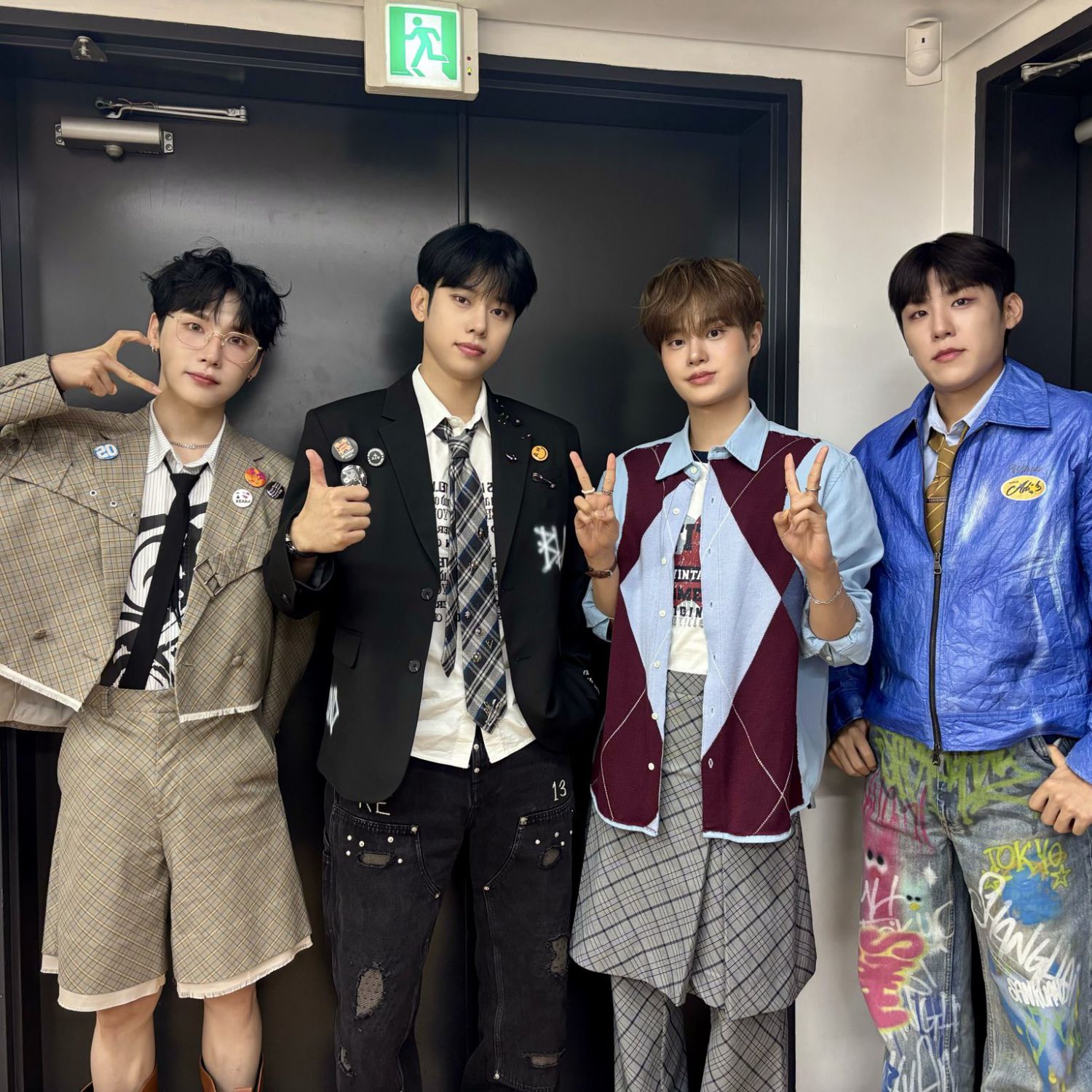 Behind-the-scenes cut of AB6IX