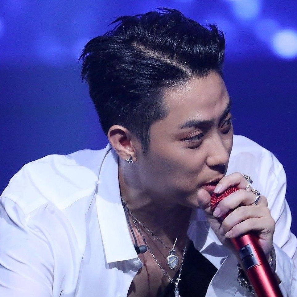 A moment captured by Eun Jiwon (SECHSKIES)'s fan