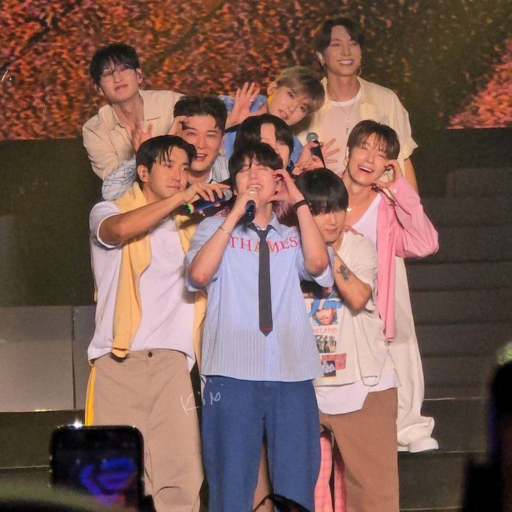 Momen yang diabadikan oleh penggemar Super Junior