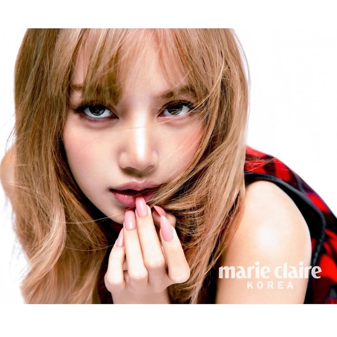 Foto terbaru Lisa (BLACKPINK)