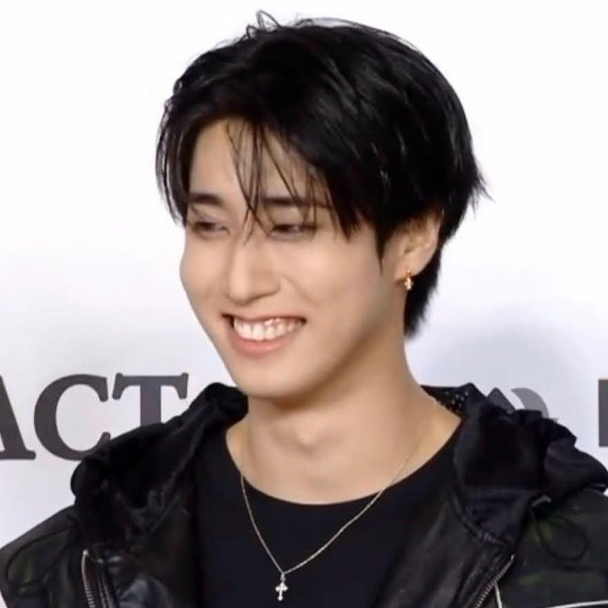 Behind-the-scenes cut of HAN (Stray Kids)